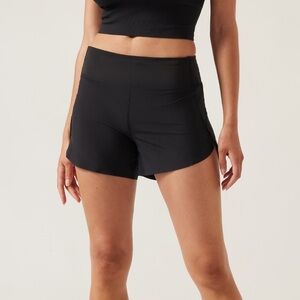 Athleta run with it 4.5in short. Black. Two pair bundle. Used good condition.